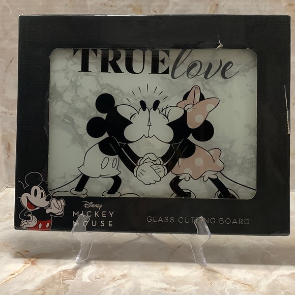 Disney: Mickey and Minnie Mouse glass cutting board - Picture 1 of 6
